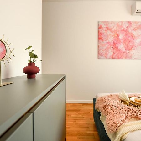 Eye Candy Romexpo 2-Bedroom With Free Parking Boekarest Buitenkant foto